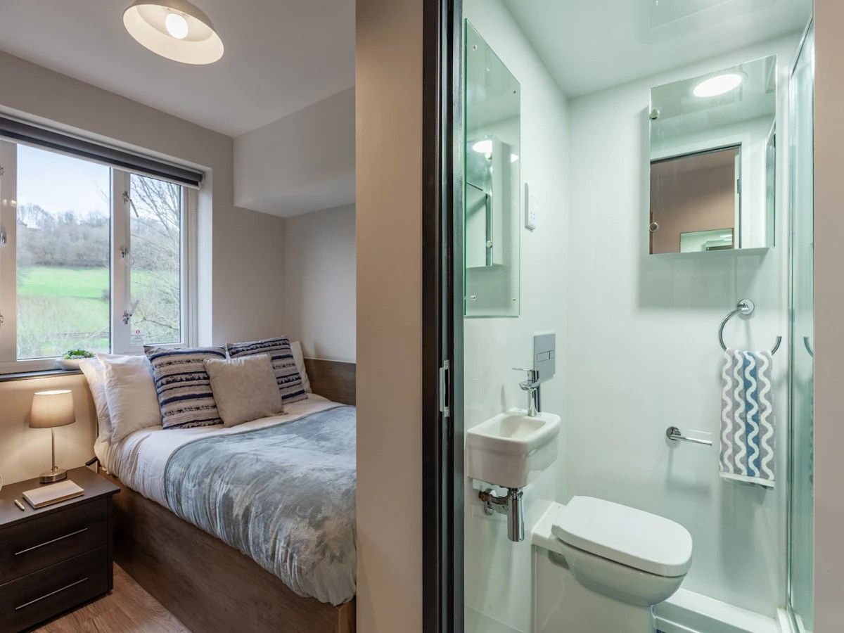 3 Bed Large Ensuite - room